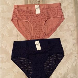 Aerie underwear two thongs and two full briefs